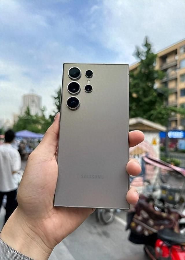 华为Mate 60 Pro与三星S24 Ultra性能对比三星和华为手机哪个好「华为Mate 60 Pro与三星S24 Ultra性能对比」